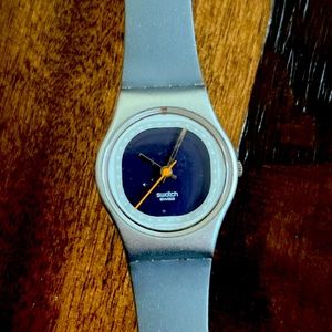 Womens SWATCH watch, new battery,  good quality, and perfect condition